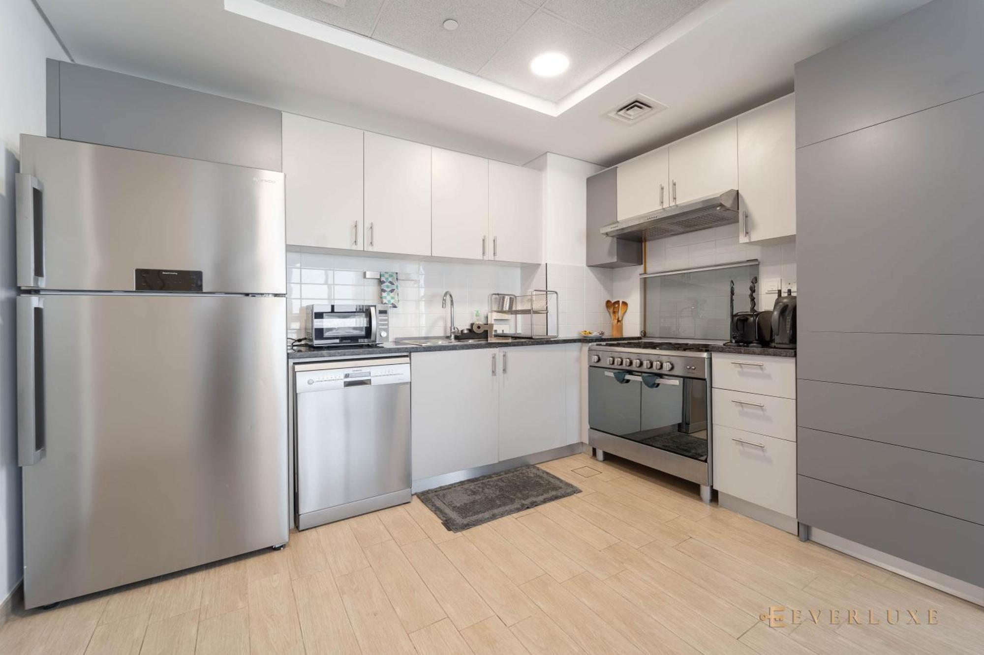Bright 3br The Nook Near Metro & Mall Dubai